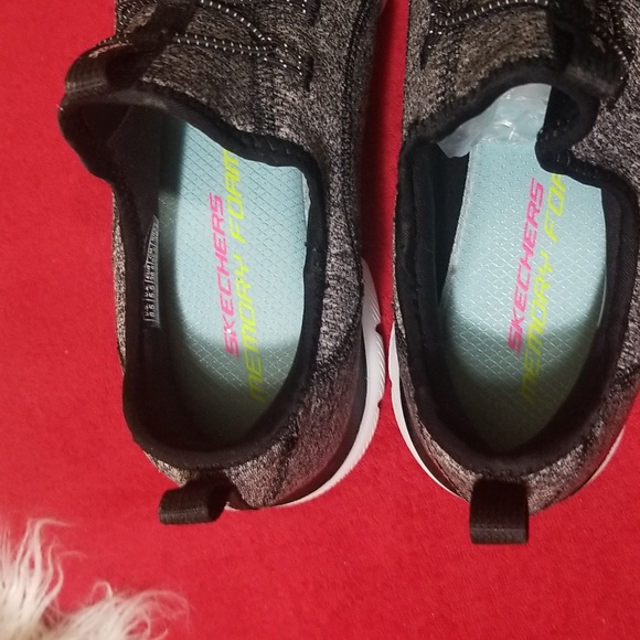 SKECHERS MEMORY FOAM SNEAKERS - Picture 10 of 11